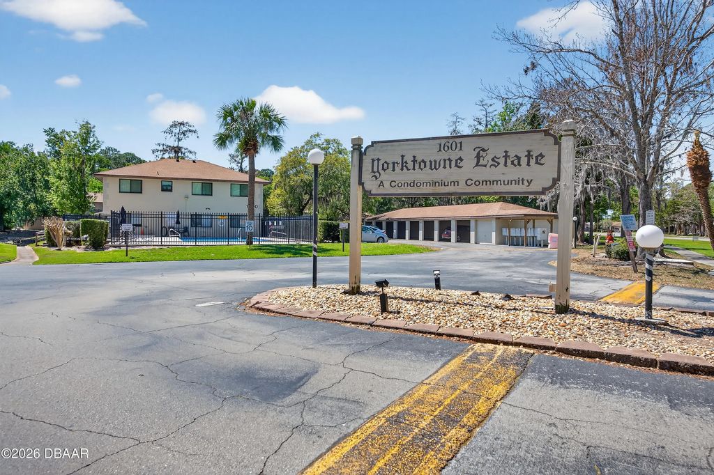 1601 Big Tree Road, Daytona Beach