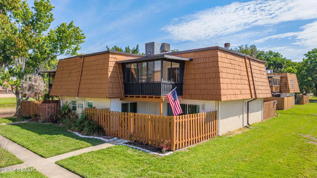 137 Moonstone Court, Port Orange