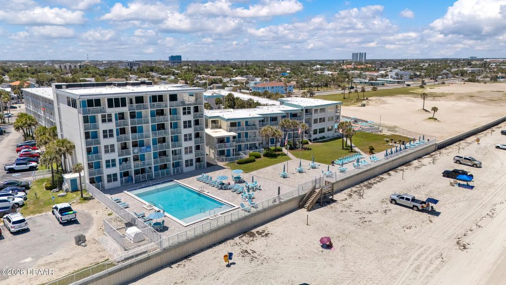 935 S Atlantic Avenue, Daytona Beach