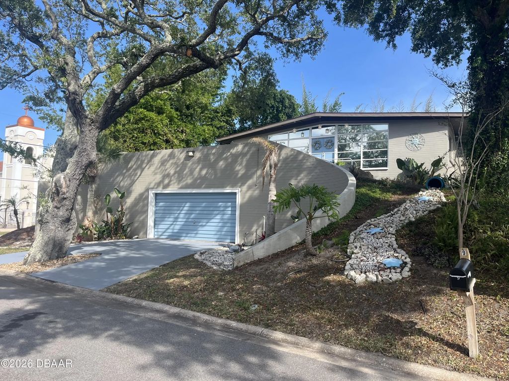 9 Fountainebleau Circle, Daytona Beach