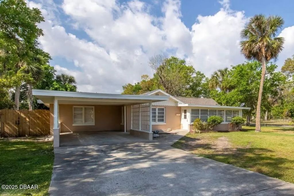 416 S Caroline Street, Daytona Beach