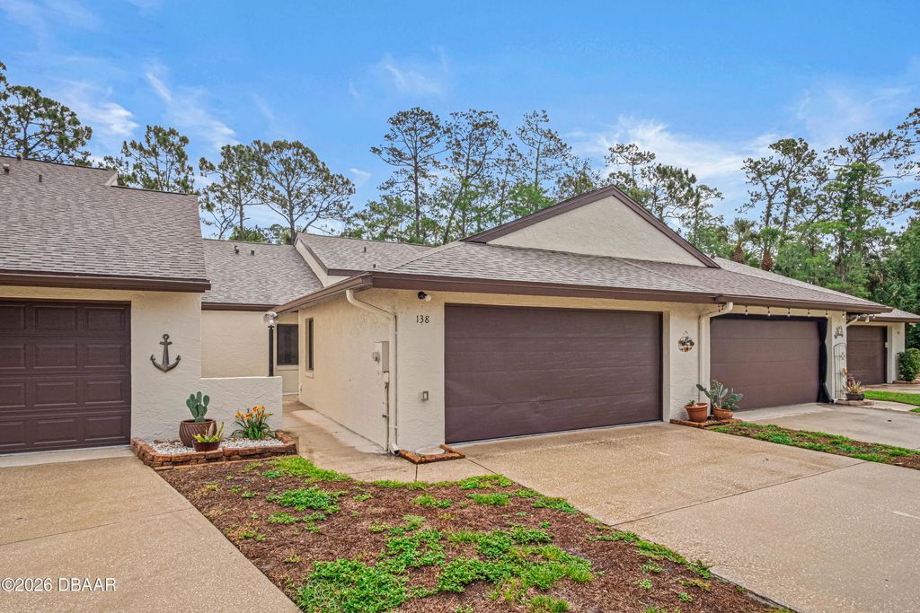 138 Fox Fire Circle, Daytona Beach
