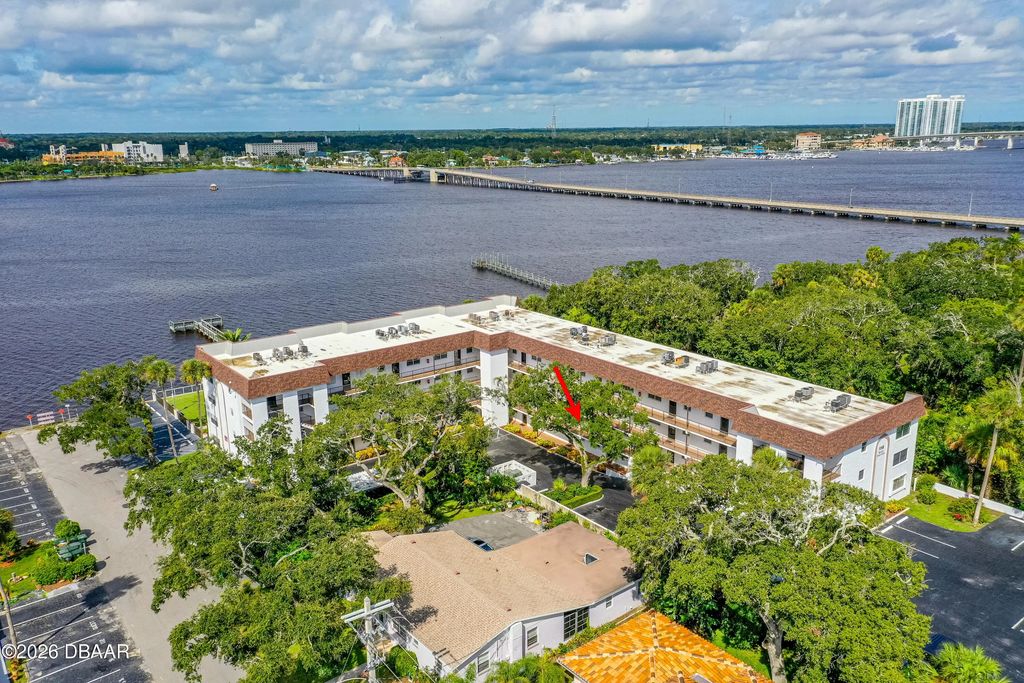 118 S Halifax Avenue, Daytona Beach