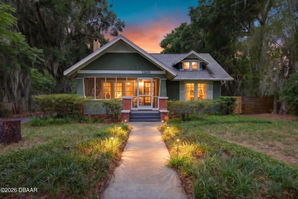 1160 W Rich Avenue, DeLand