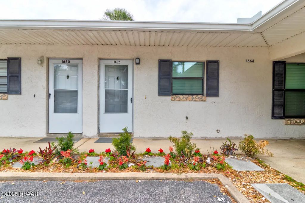 1662 Espanola Avenue, Holly Hill