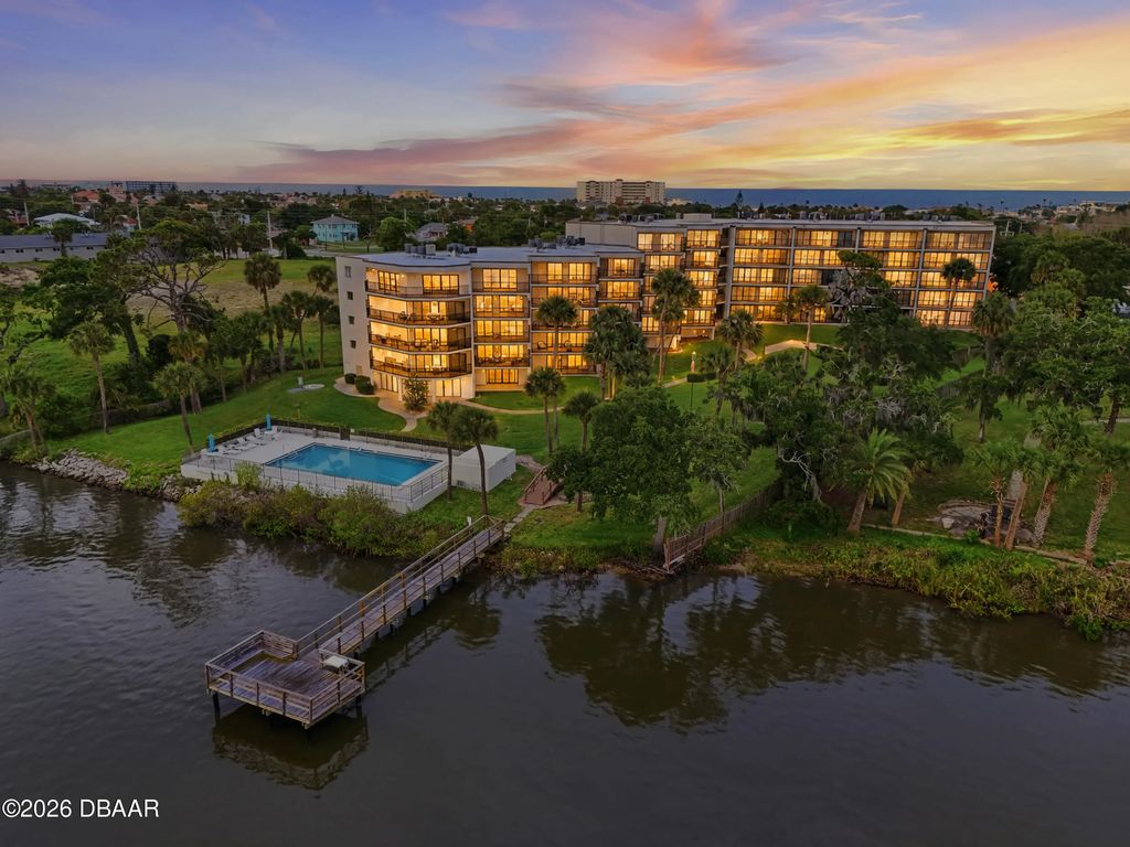 944 S Peninsula Drive, Daytona Beach