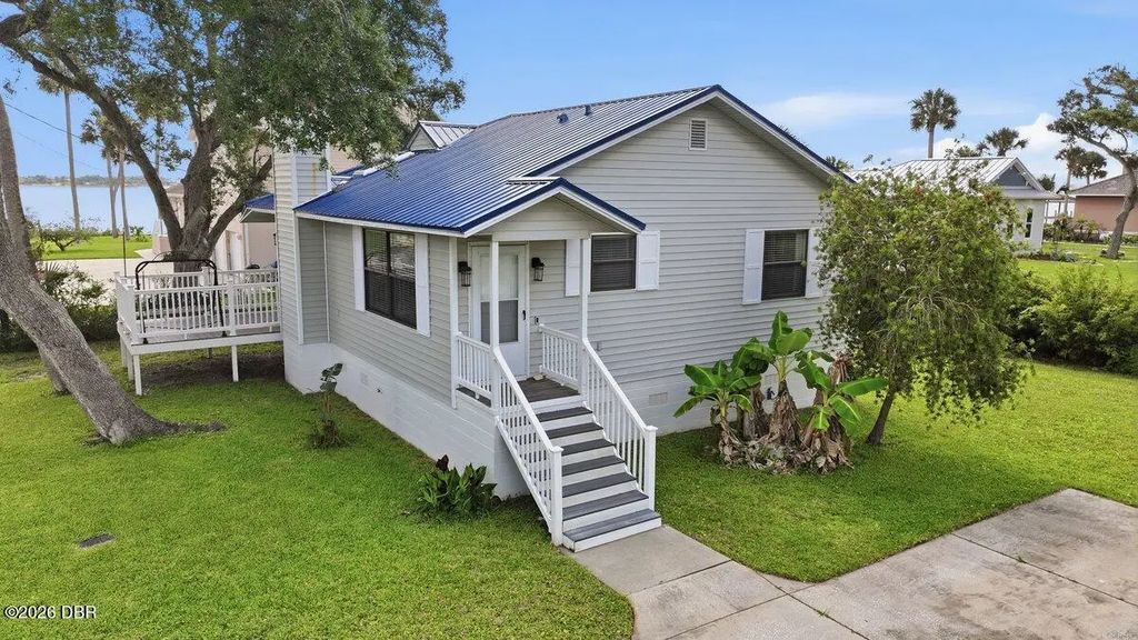 105 Mcdonald Street, South Daytona