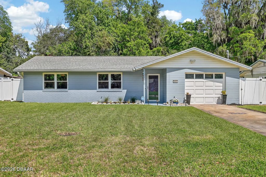 327 London Road, Holly Hill