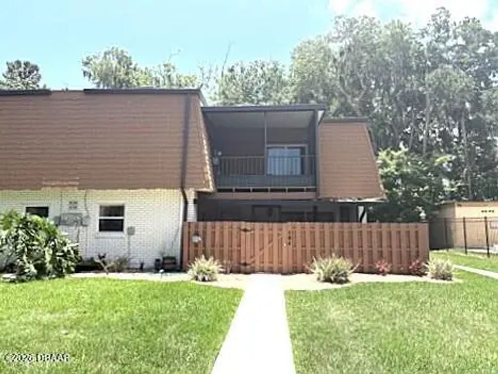 104 Moonstone Court, Port Orange