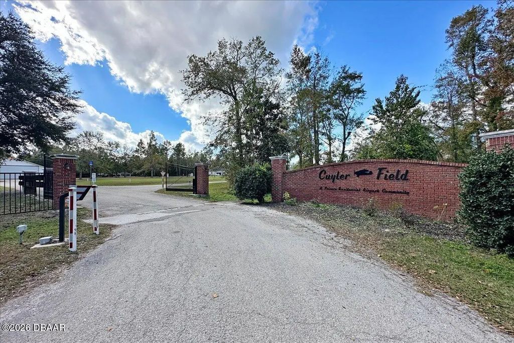 10790 S Runway Circle, Glen St. Mary