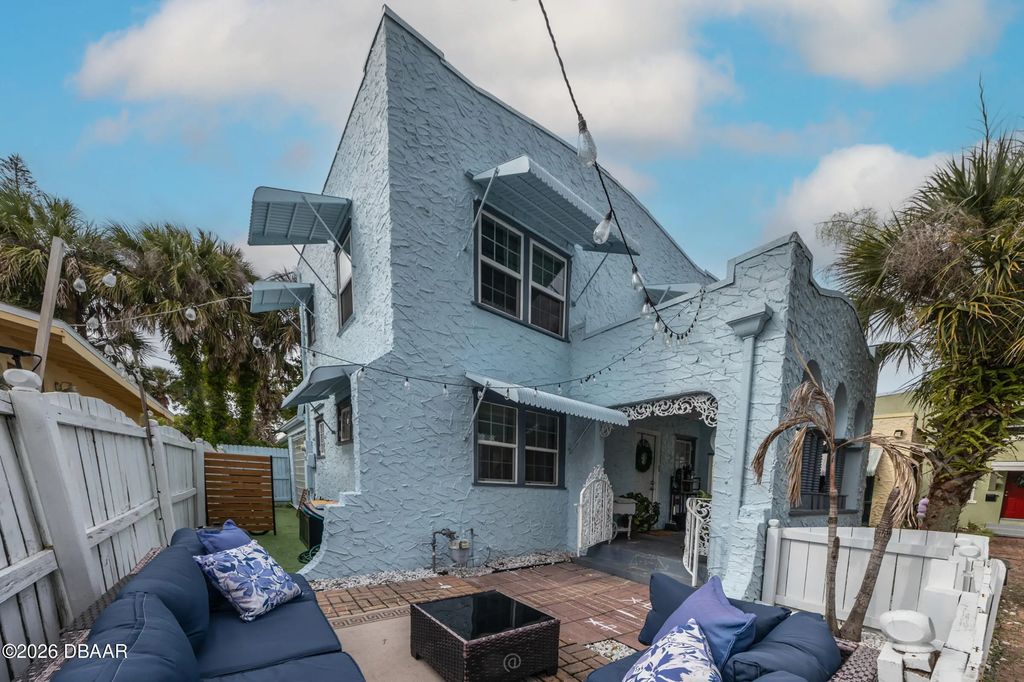 4 Clarendon Court, Daytona Beach