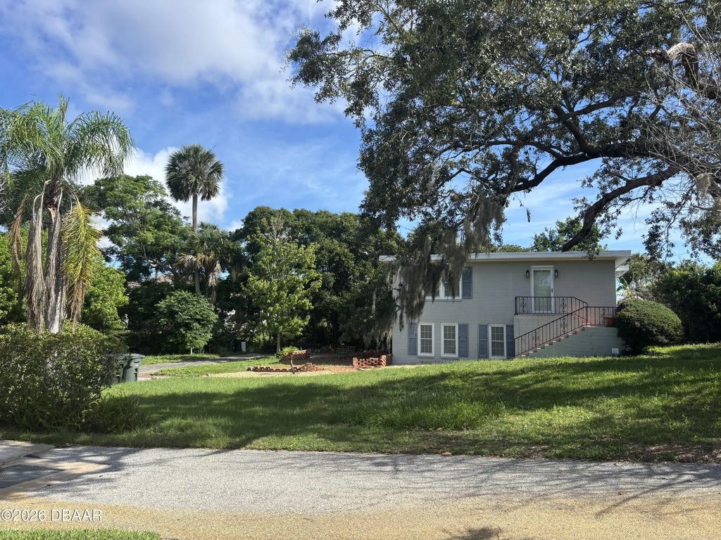 18 Jefferson Landing, Daytona Beach