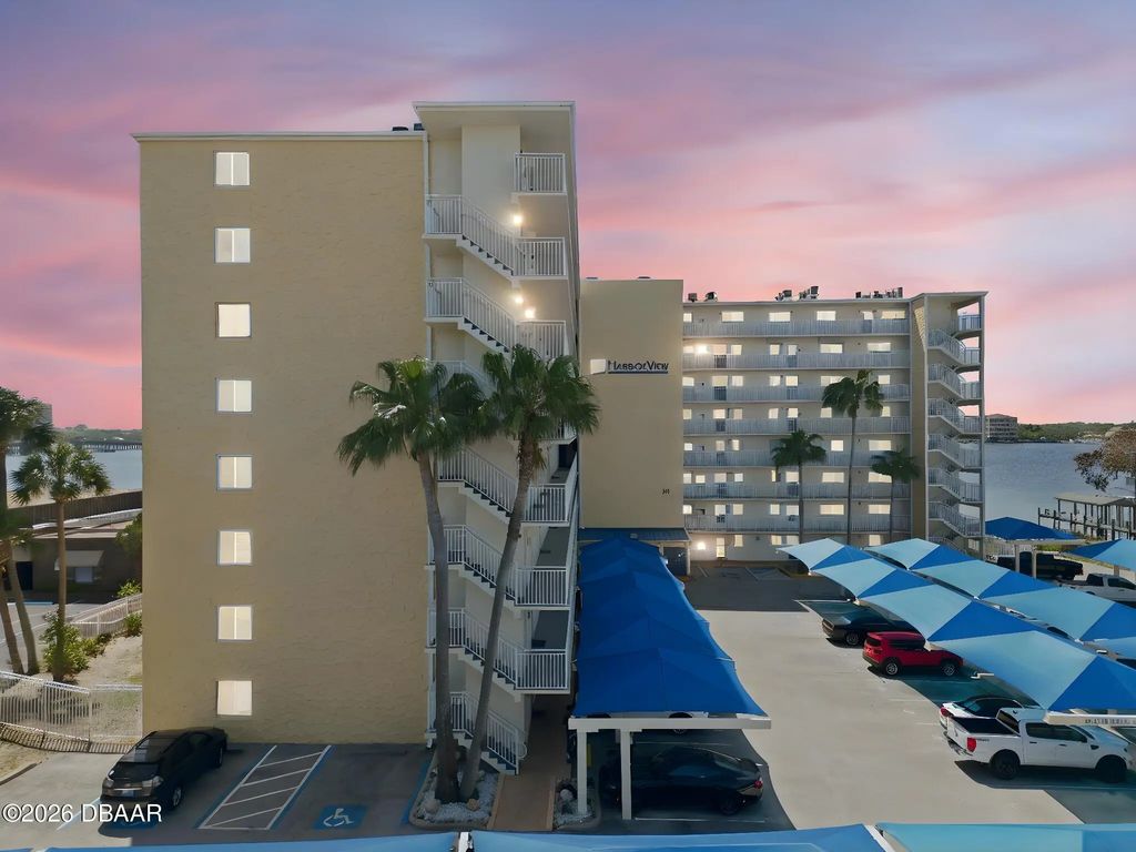 145 N Halifax Avenue, Daytona Beach
