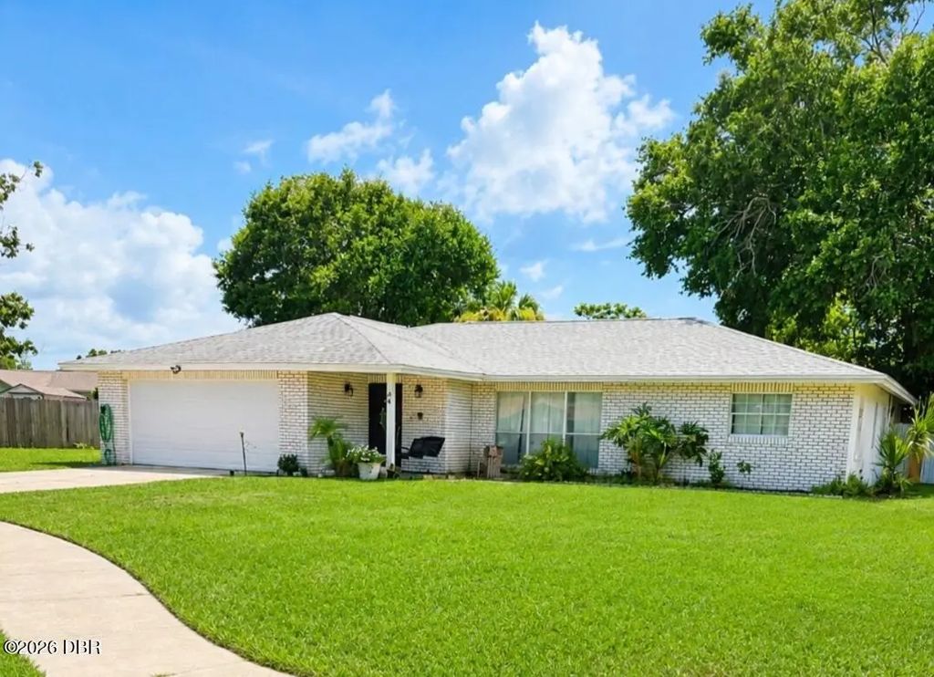 94 Glass Court, Port Orange