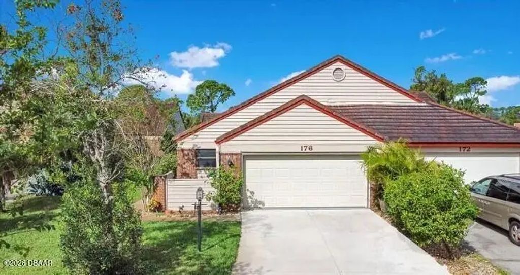 176 Palm Sparrow Court, Daytona Beach