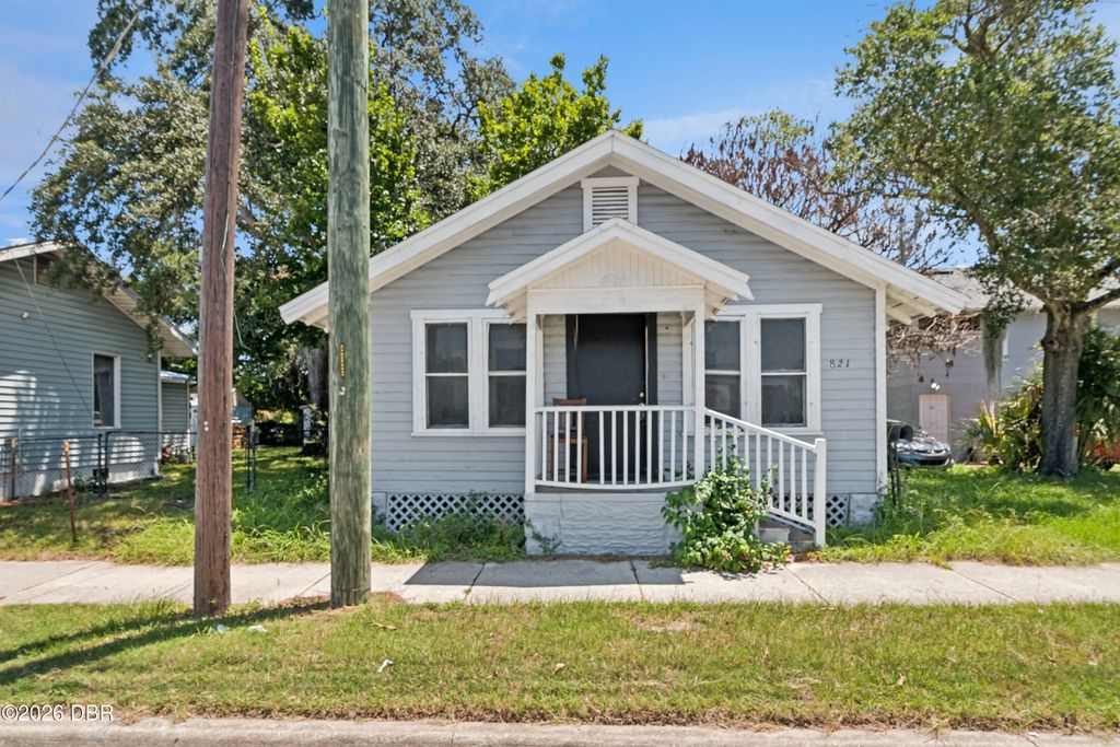821 N Ridgewood Avenue, Daytona Beach