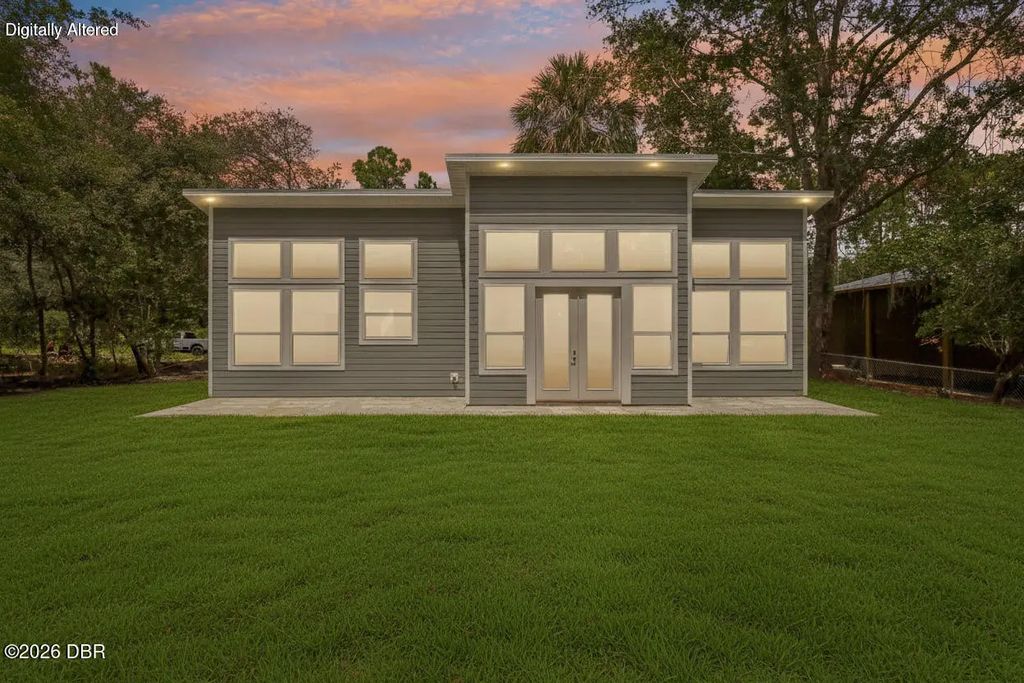 225 Gardenia Avenue, Georgetown