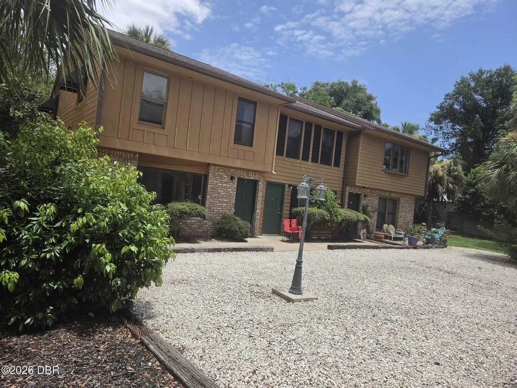 818 N Halifax Avenue, Daytona Beach