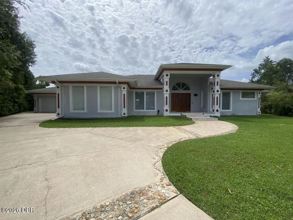 108 Paradise Valley Court, Daytona Beach