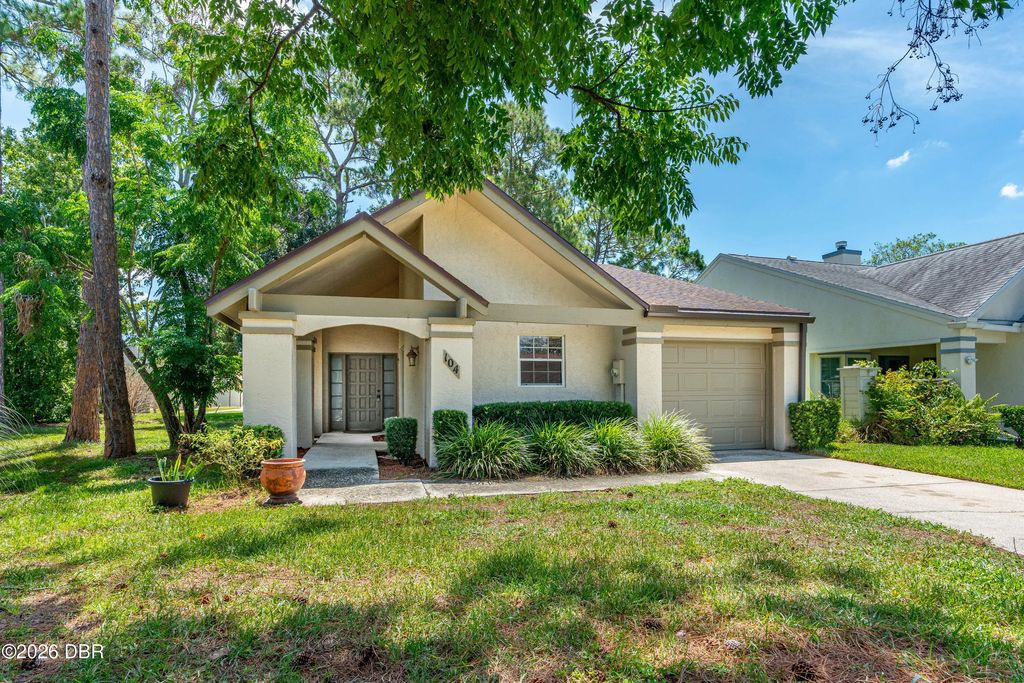 104 Shoal Creek Circle, Daytona Beach