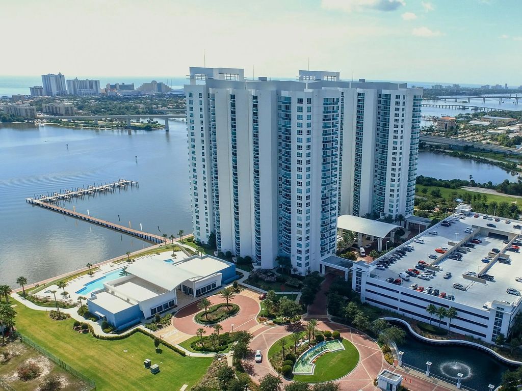 231 Riverside Drive, Holly Hill