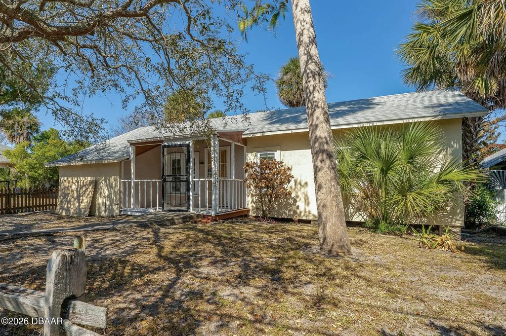 327 Mobile Avenue, Daytona Beach