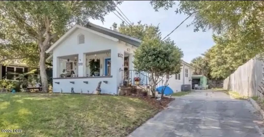 318 Braddock Avenue, Daytona Beach