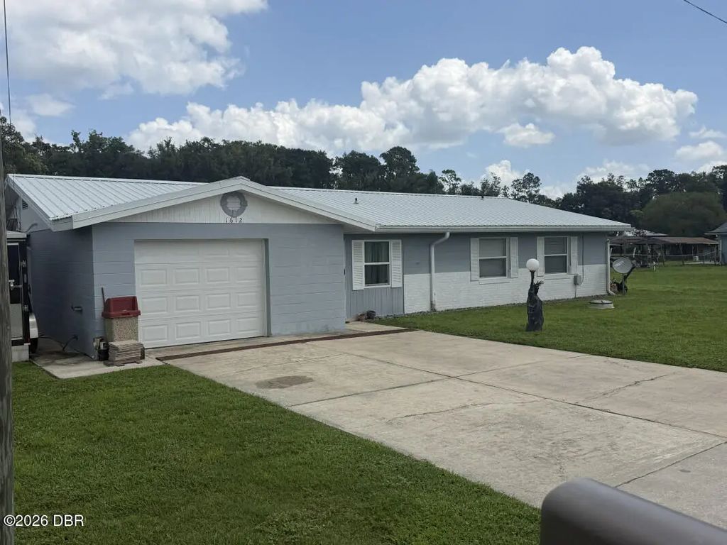 1612 Paradise Lane, Astor