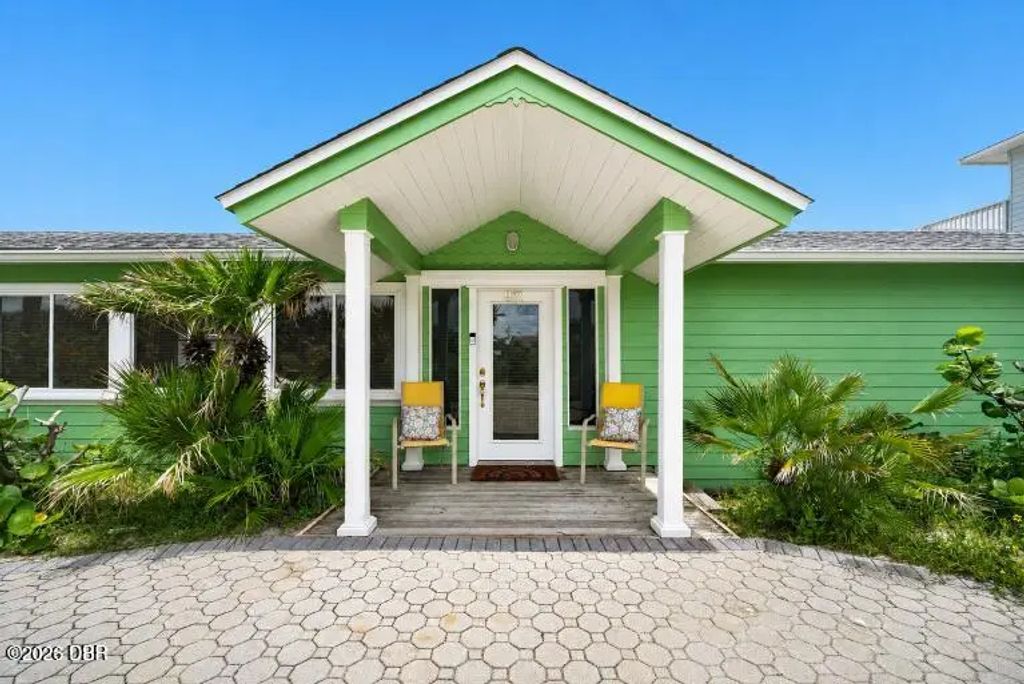 921 N Atlantic Avenue, New Smyrna Beach