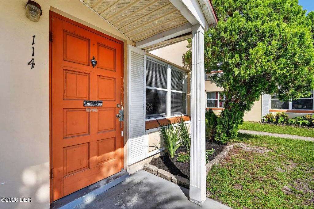 1600 S Palmetto Avenue, South Daytona