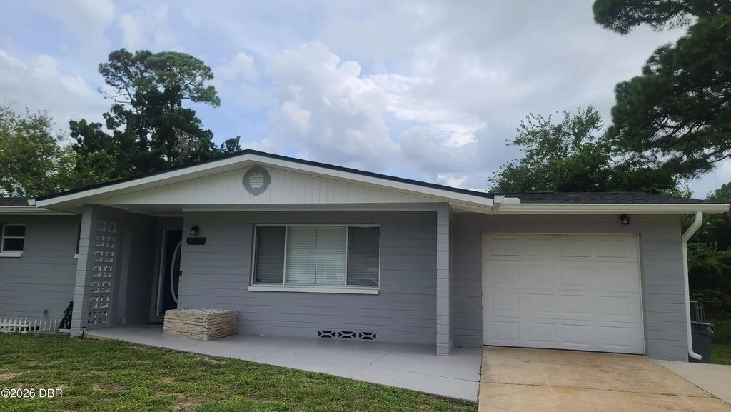 2222 Harvard Road, South Daytona