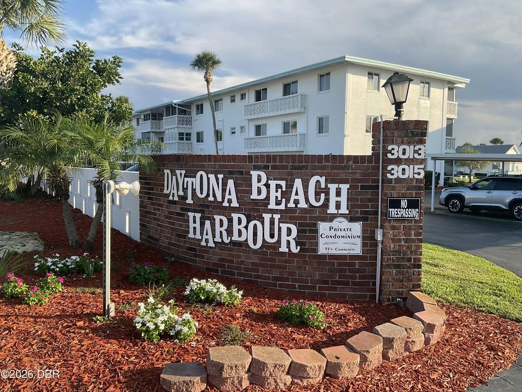 3011 N Halifax Avenue, Daytona Beach