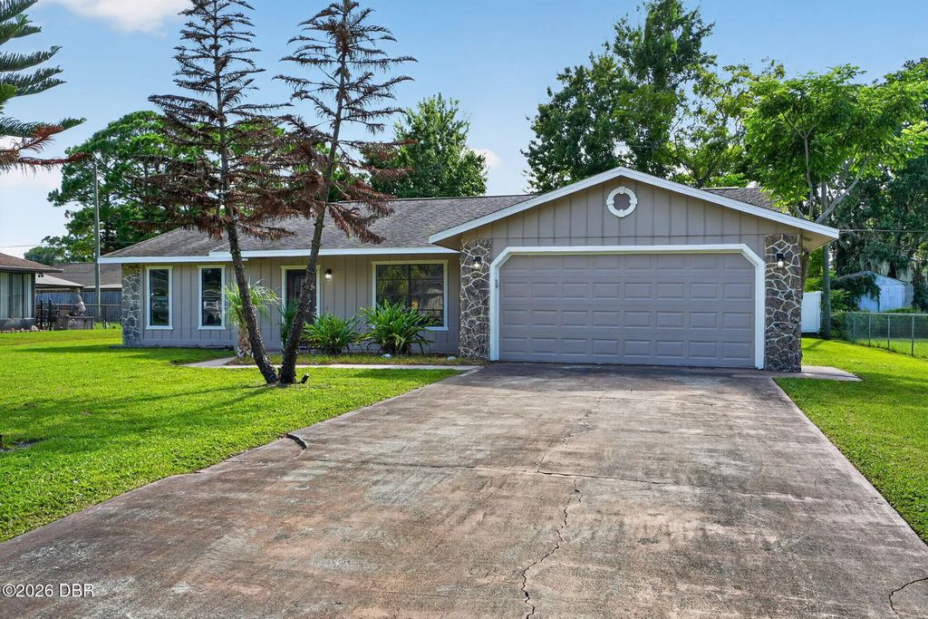 2932 Pine Tree Drive, Edgewater