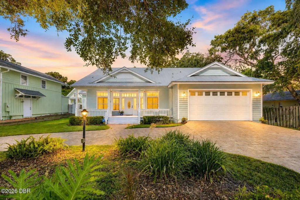 410 S Peninsula Avenue, New Smyrna Beach