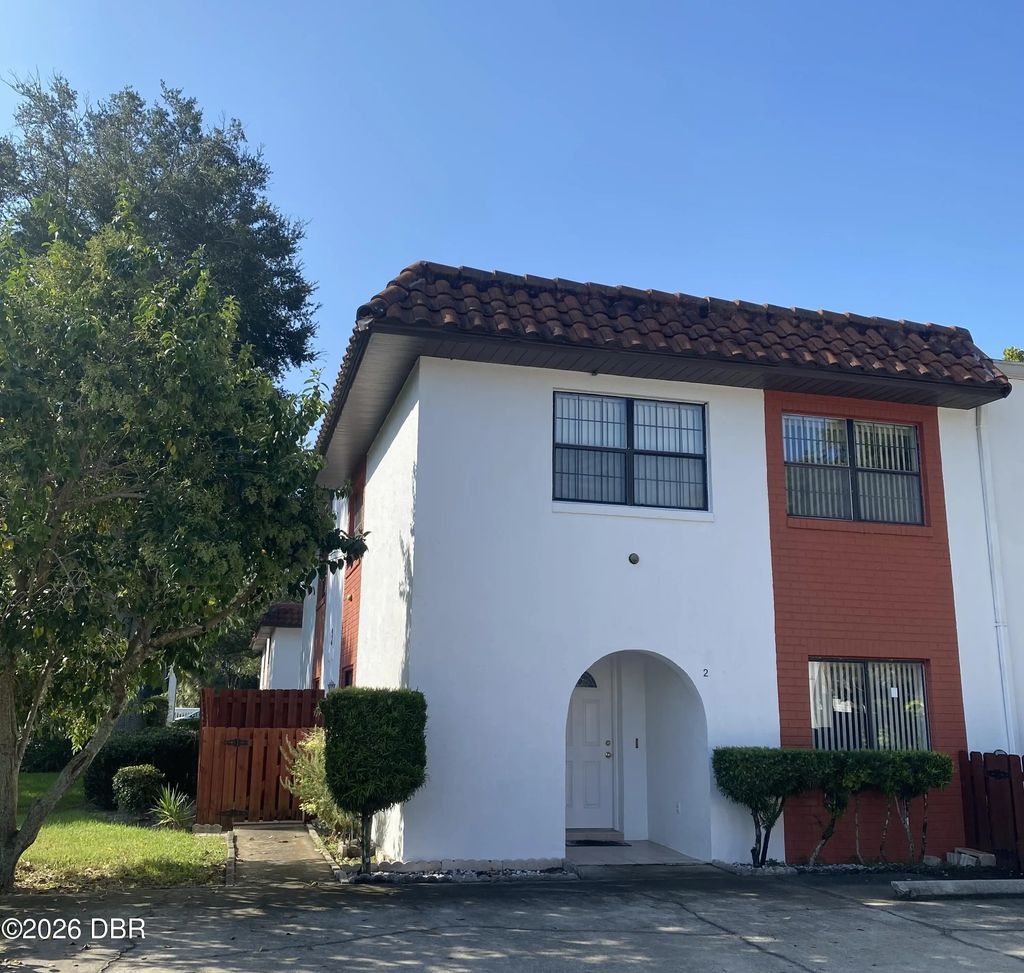 910 Big Tree Road, South Daytona