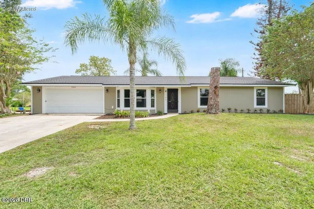 2304 Travelers Palm Drive, Edgewater