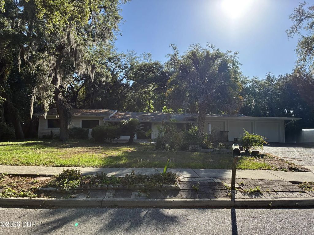 306 S Burlingame Avenue, Temple Terrace
