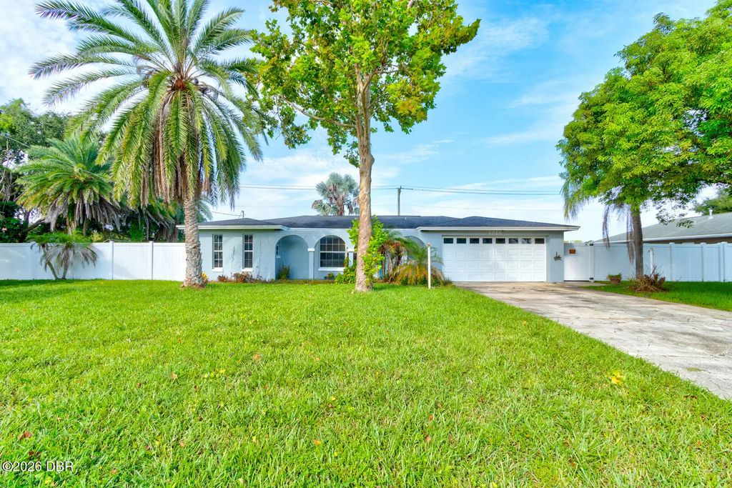 1026 Lake Avenue, Edgewater