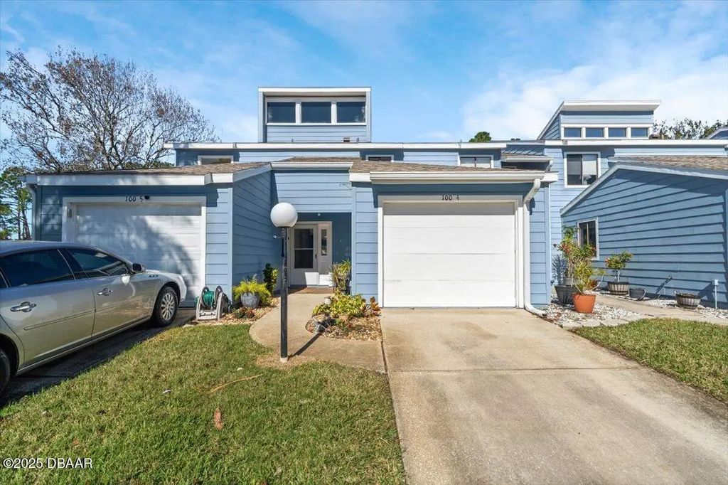 100 Kingbird Circle, Daytona Beach