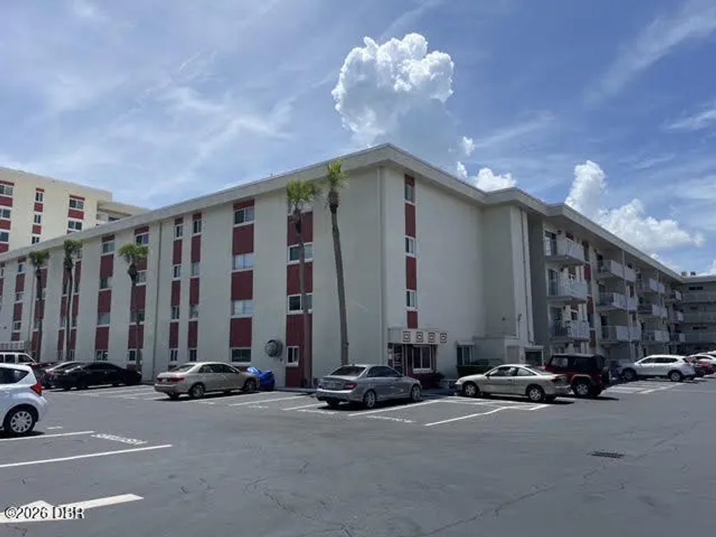 2711 N Halifax Avenue, Daytona Beach