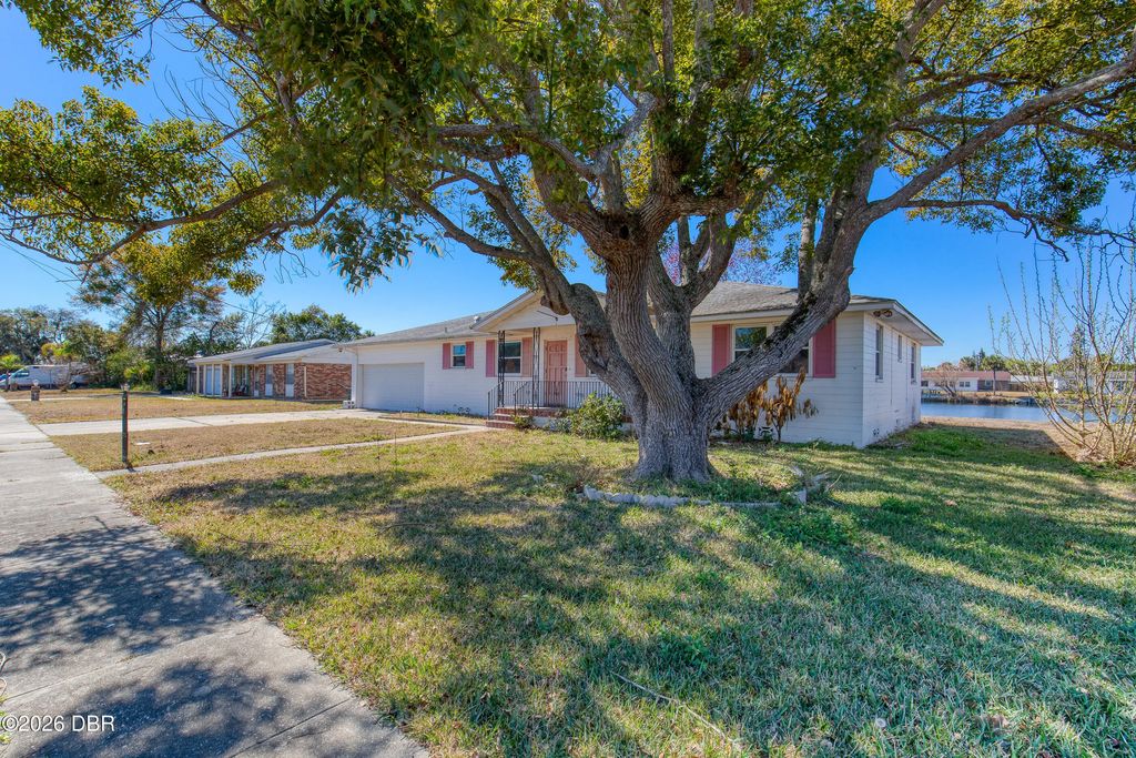 884 E Coquina Drive, Daytona Beach