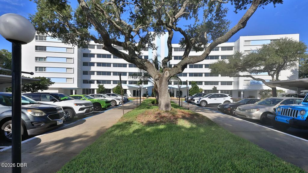 1224 S Peninsula Drive S, Daytona Beach