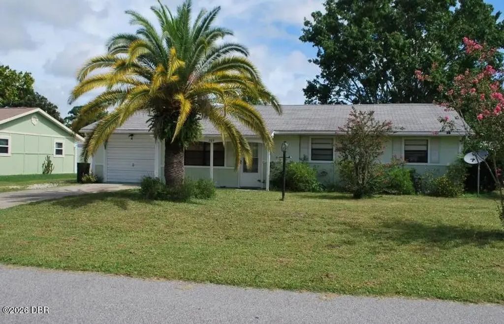 209 Lone Pine Drive, Edgewater