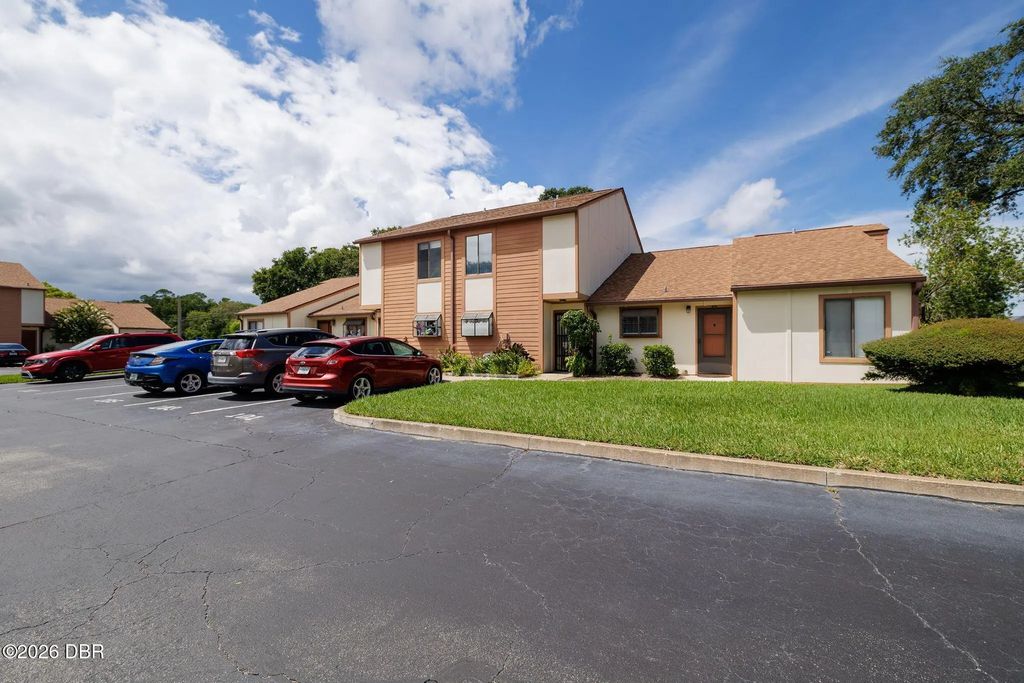 105 White Fawn Drive, Daytona Beach