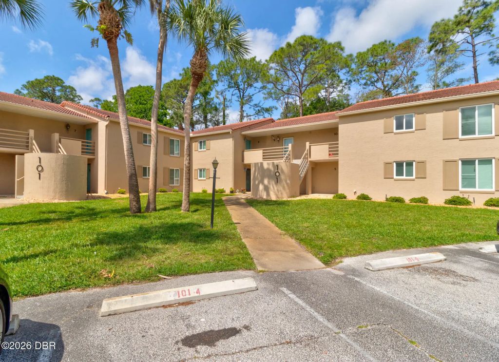 101 Bob White Court, Daytona Beach