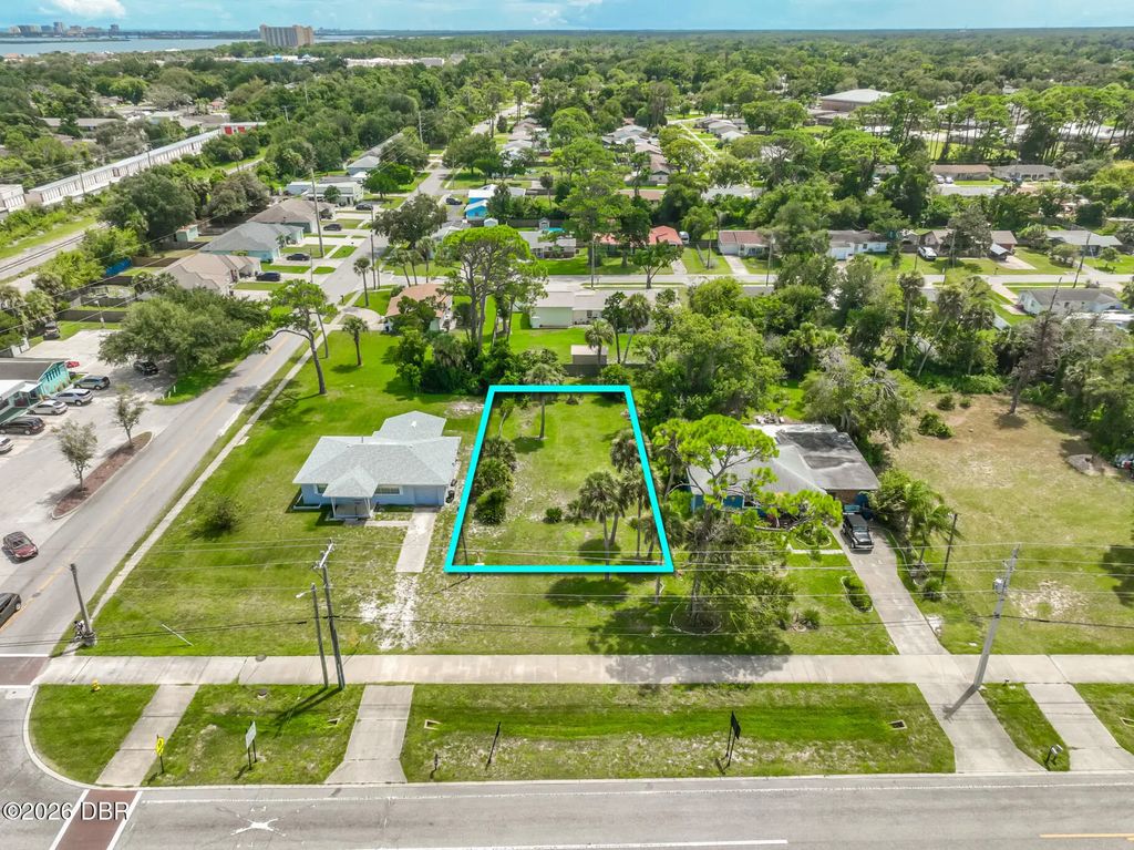 505 Big Tree Road, South Daytona