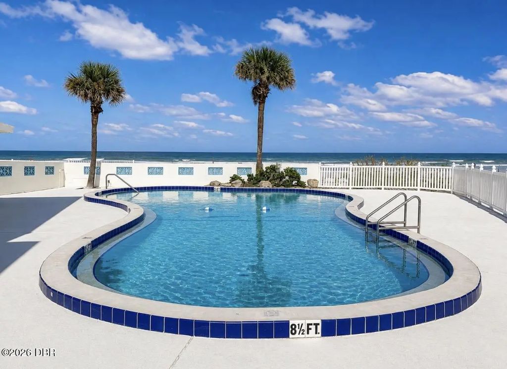 573 N Atlantic Avenue, New Smyrna Beach