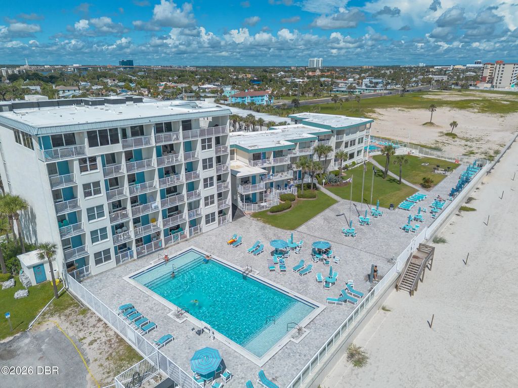 935 S Atlantic Avenue, Daytona Beach