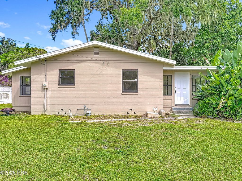 633 1/2 Elm Avenue, Holly Hill