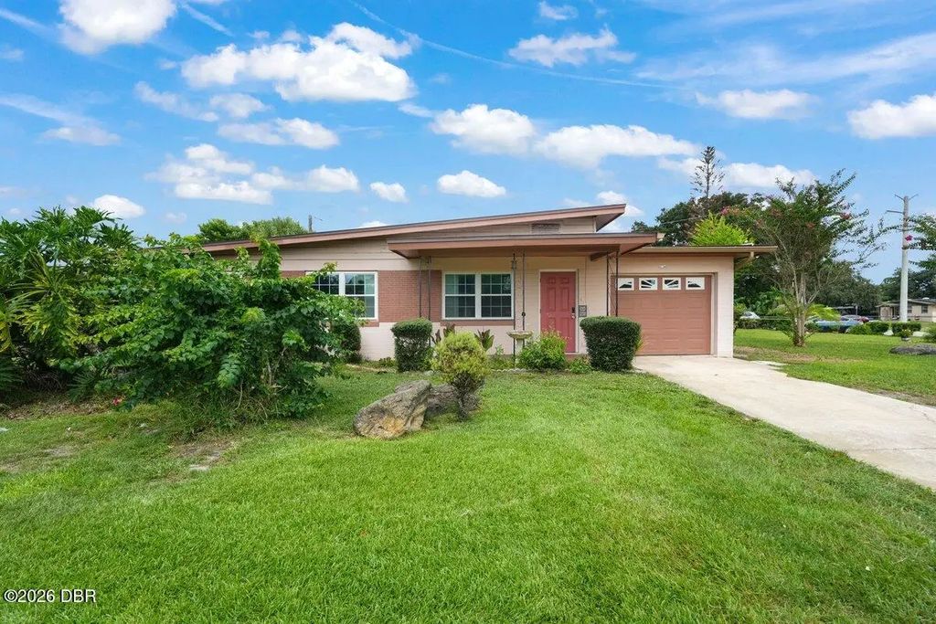 1002 Thunderbird Drive, Daytona Beach